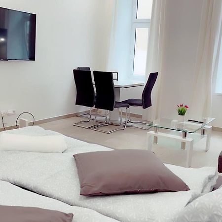 Queen Apartment 4P Wl Vienna Exterior photo