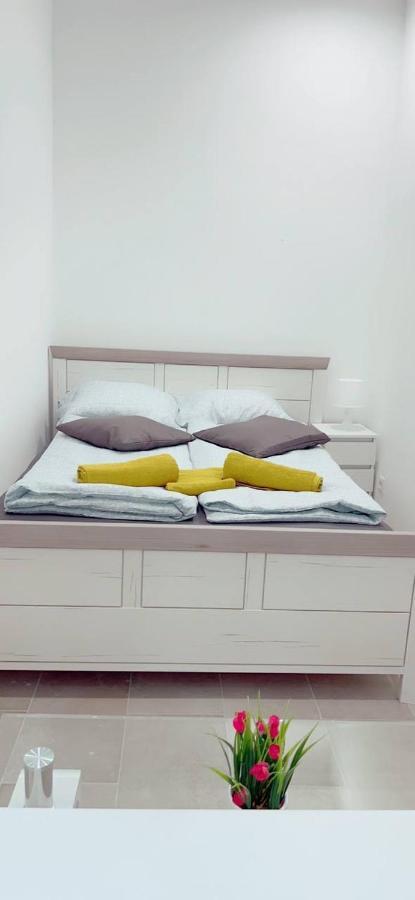 Queen Apartment 4P Wl Vienna Exterior photo