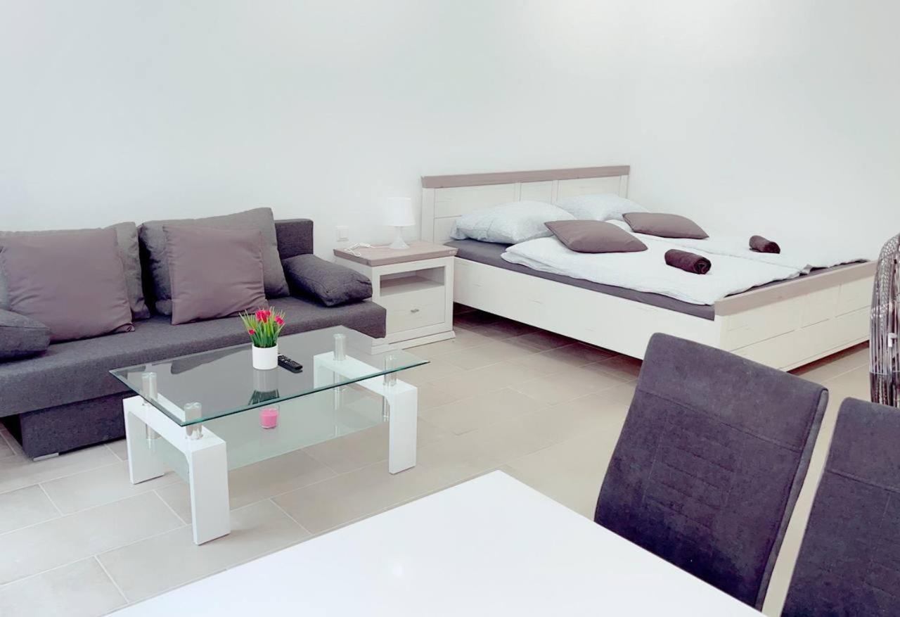 Queen Apartment 4P Wl Vienna Exterior photo